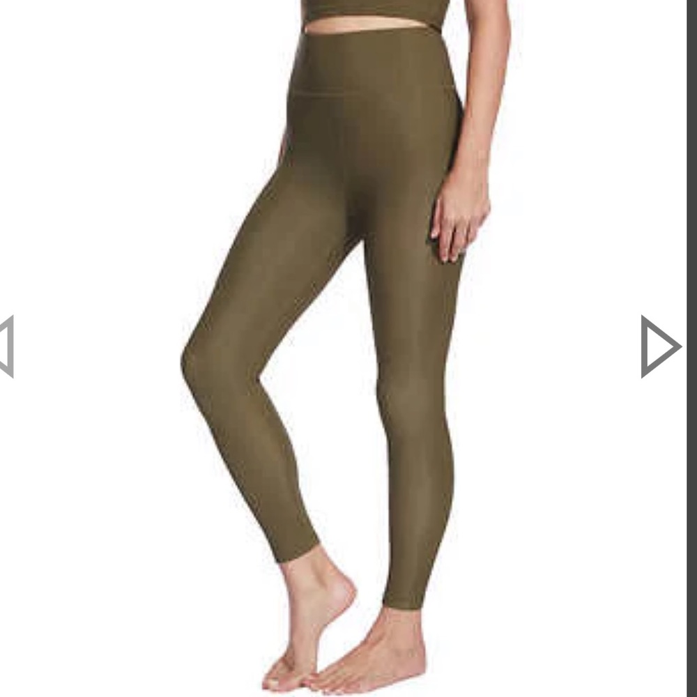 NWT Sage Ladies Ribbed Leggings